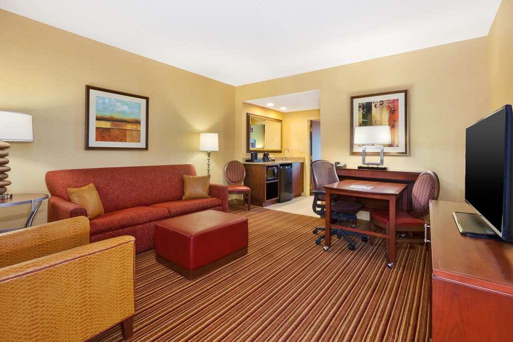 Embassy Suites By Hilton Norman Hotel & Conference Center Zimmer foto